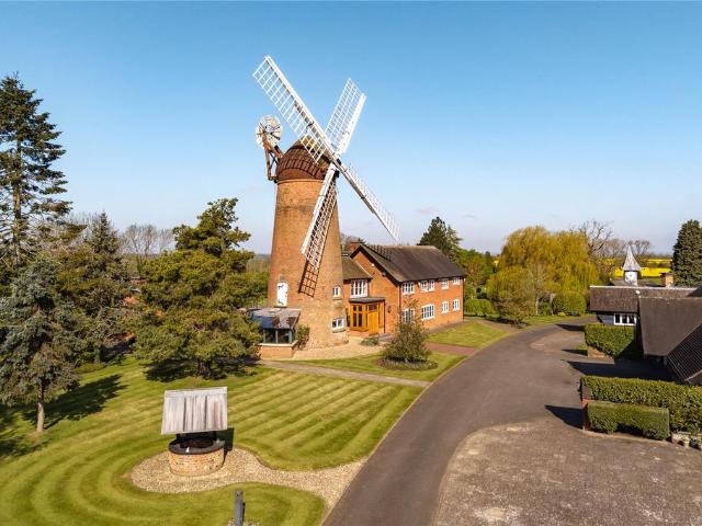 House for sale in Stanford On Avon, Leicestershire