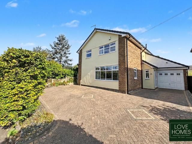 House for sale in Brooksbottom, Bury