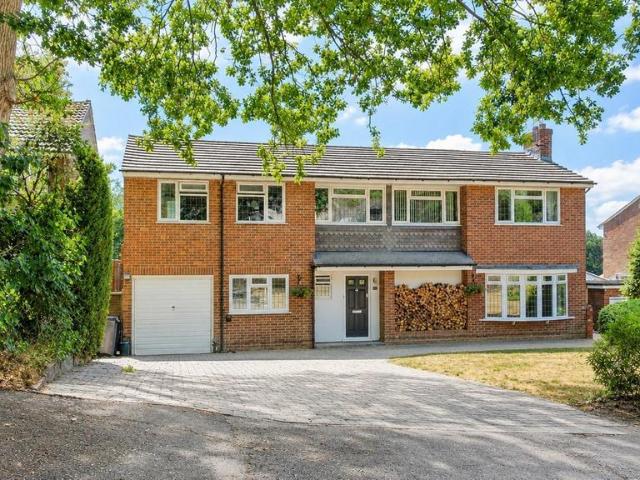 House for sale in Heatherside, Heol-las