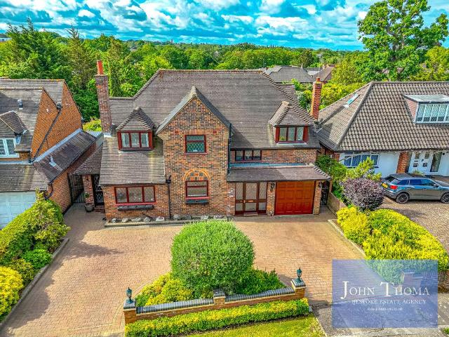 House for sale in Chigwell, Epping