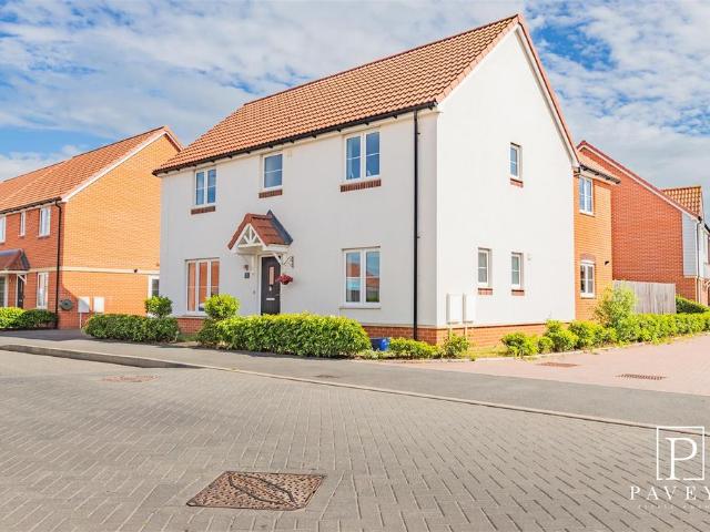 House for sale in Frinton and Walton, Dale Hill