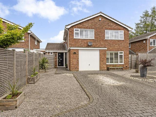 House for sale in Bafford, Golden Valley