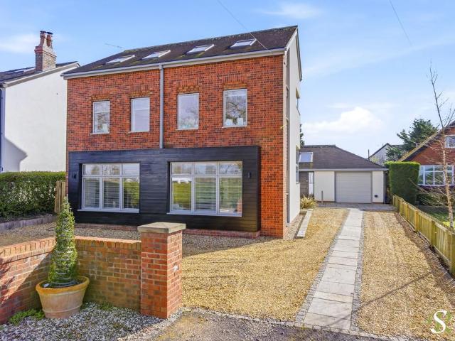 House for sale in Mobberley
