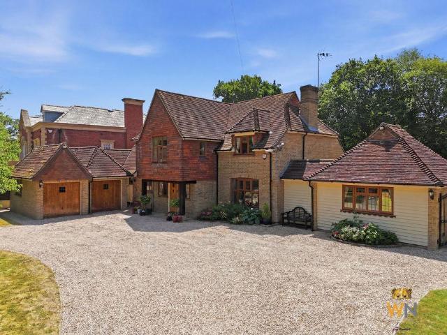 House for sale in Hutton Mount, Navestock Side