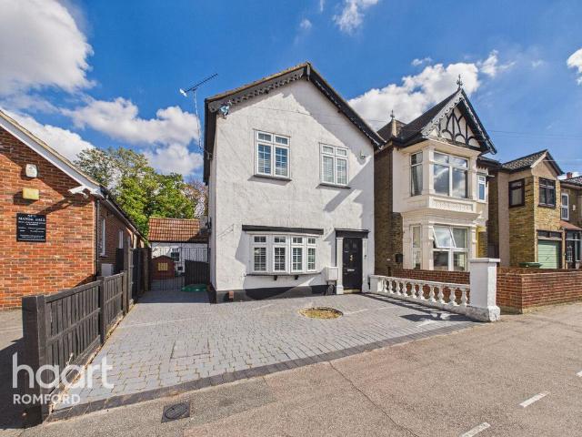 House for sale in London Borough of Havering, Greater London