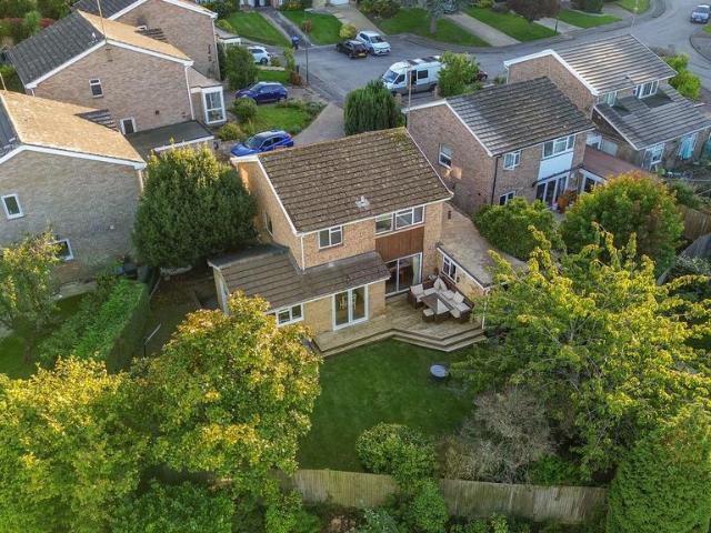 House for sale in Lucastes, Perryfields