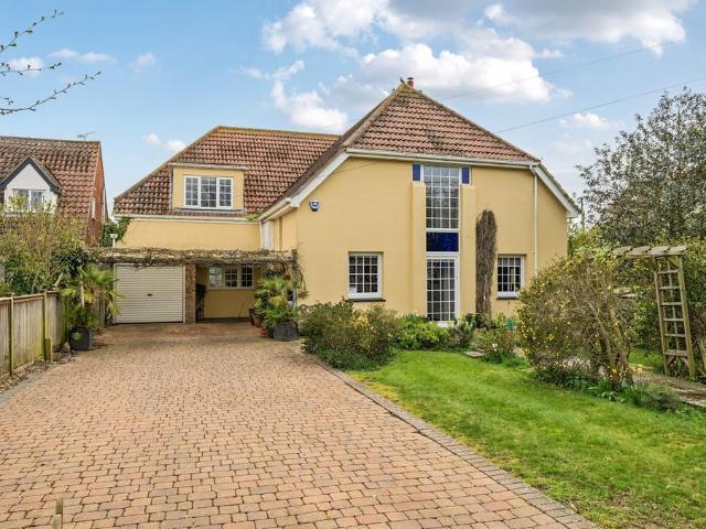 House for sale in Dale Hill, Essex