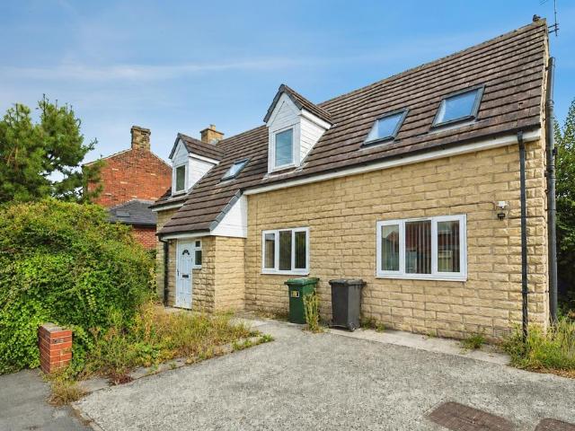 House for sale in Roberttown, West Yorkshire