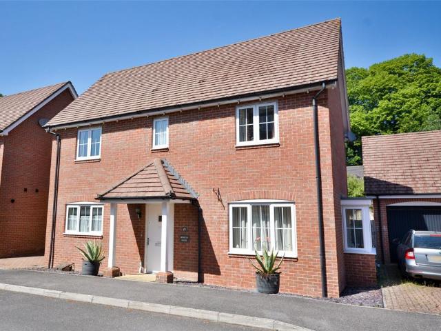 House for sale in Horsham, West Sussex