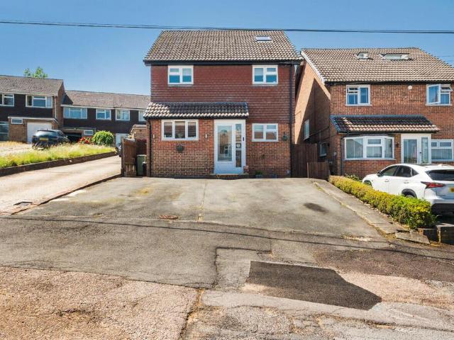 House for sale in Aperfield, Greater London