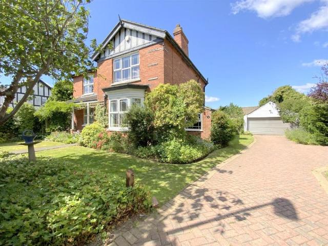 House for sale in Waltham, North East Lincolnshire