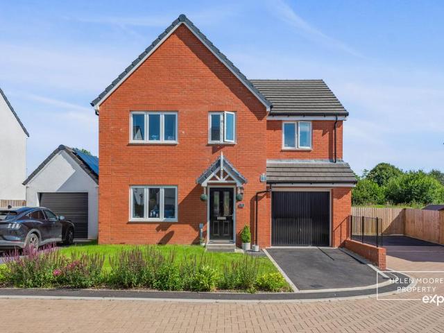 House for sale in Moorhaven Village, Strode