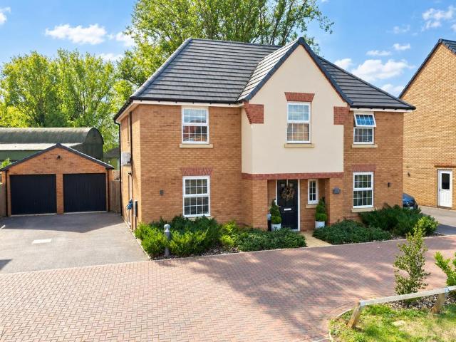 House for sale in Overstone Leys, Overstone