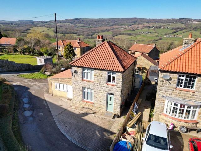 House for sale in Eskdaleside cum Ugglebarnby, North Yorkshire