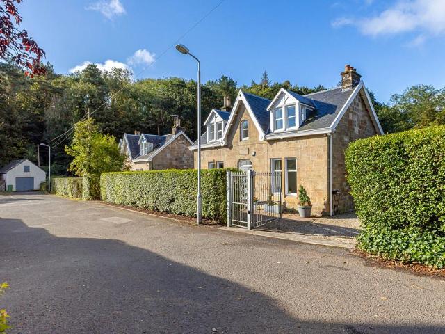 House for sale in Bearsden, Scotland