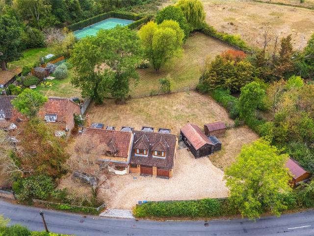 House for sale in Waltham St Lawrence