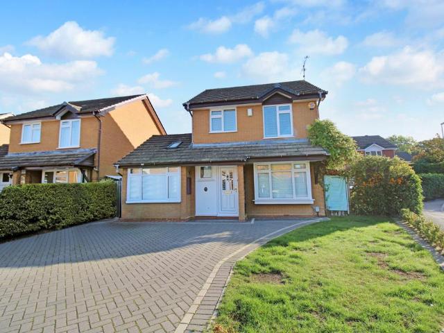 House for sale in The Crescent, Farnborough