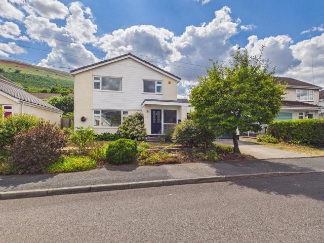 House for sale in Llanfoist Fawr, Govilon