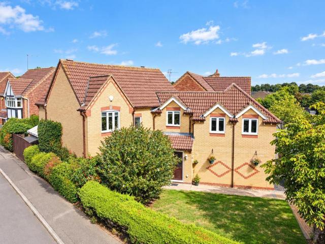 House for sale in Abington, Northampton