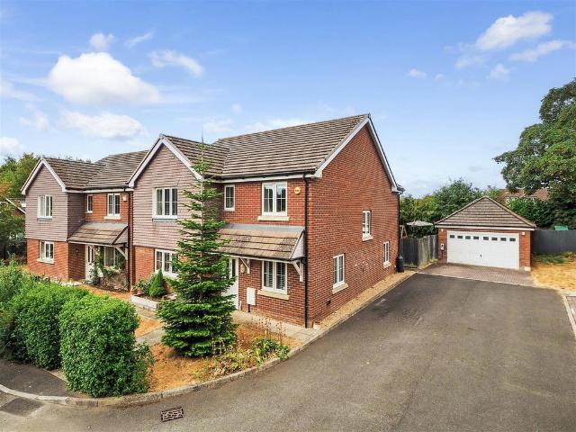 House for sale in Weyhill, Test Valley