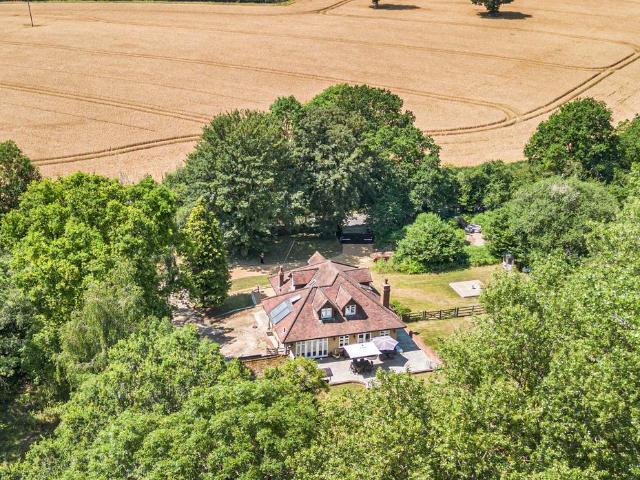 House for sale in Holywell, Studham