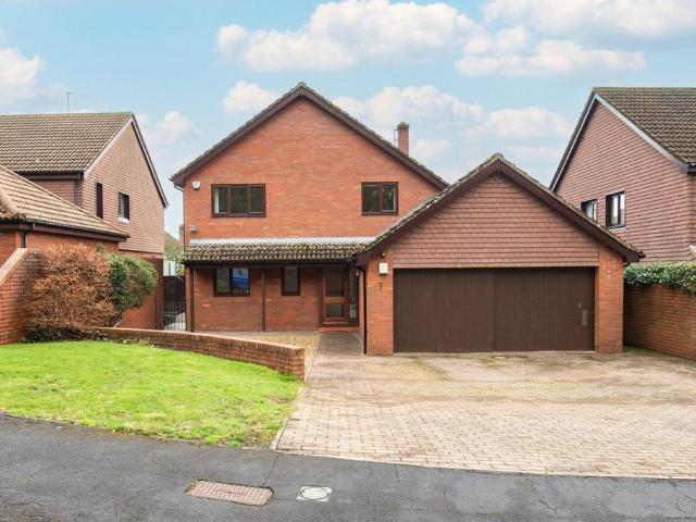 House for sale in Feckenham, City Of Bristol