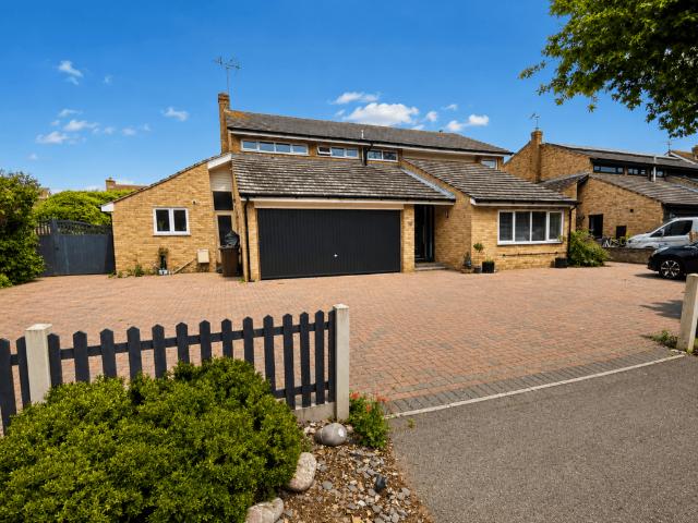 House for sale in Fordham Heath, Essex