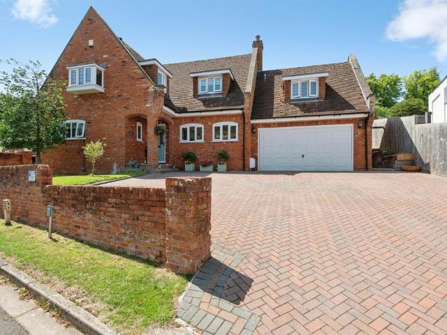 House for sale in King's Walden, Hertfordshire