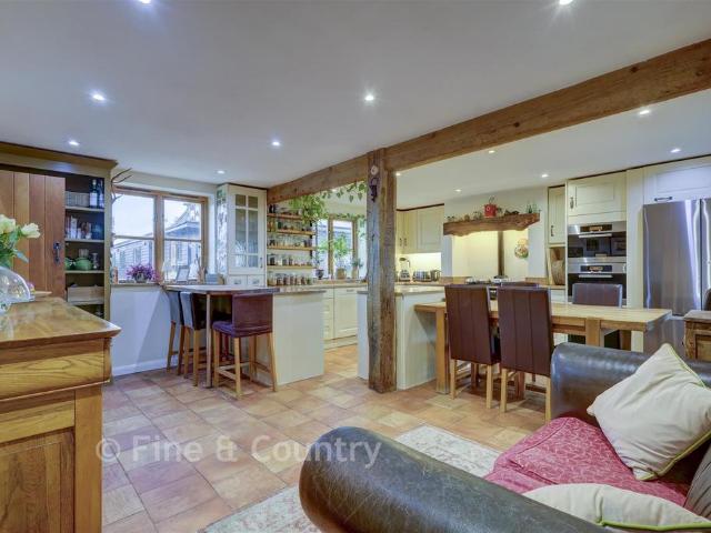 House for sale in Ivy Chimneys, Epping