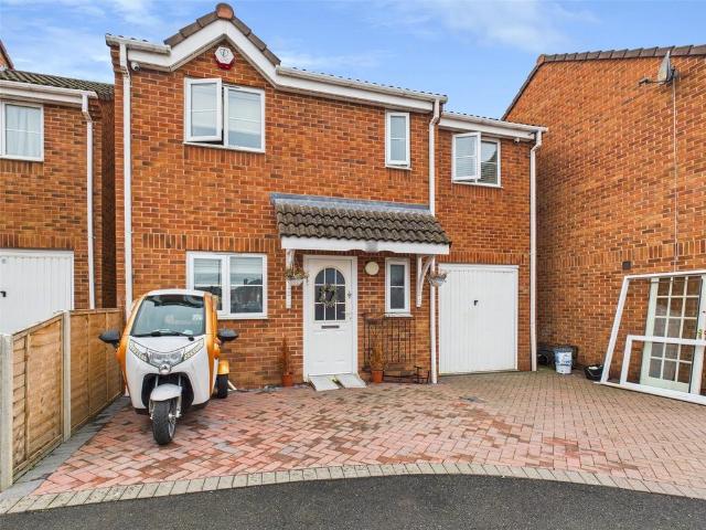 House for sale in Chequers, Gloucester