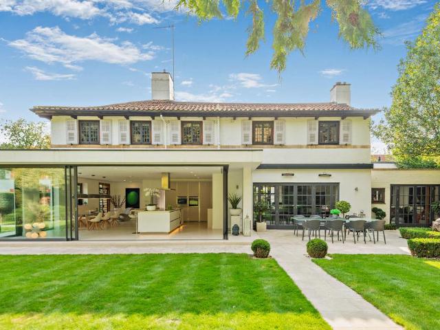 House for sale in Bishopsgate, Row Town