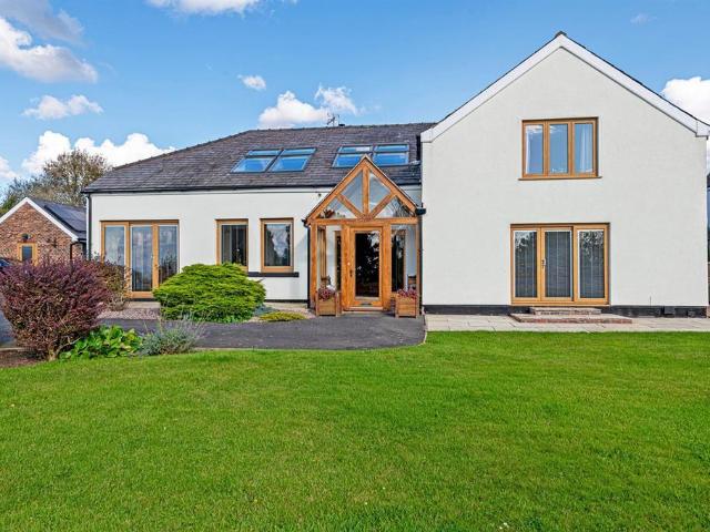House for sale in Newton, Kingsley