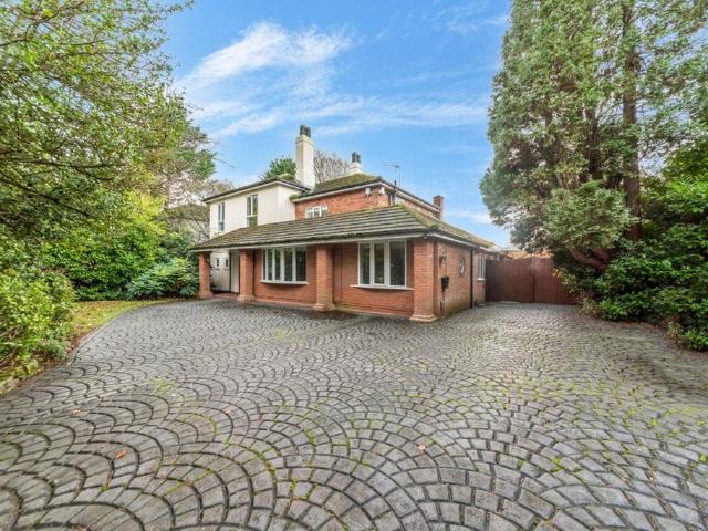 House for sale in Woodsetton, Coseley