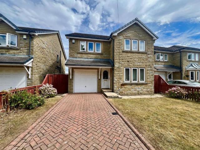 House for sale in Milnsbridge, West Yorkshire