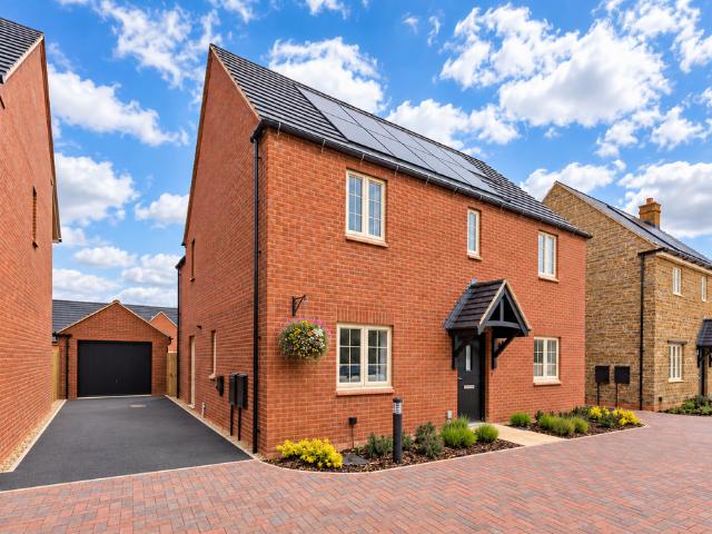 House for sale in Middleton Cheney, West Northamptonshire