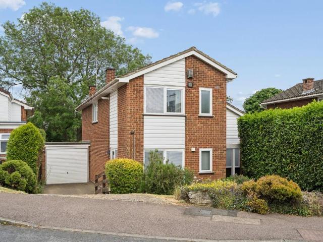 House for sale in Moneyhill, Batchworth