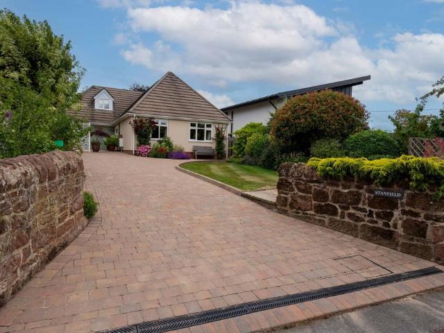 House for sale in Churton, Cheshire