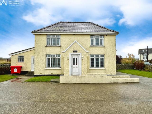 House for sale in Trearddur, Wales