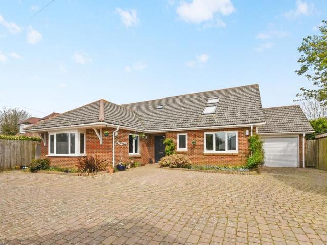 House for sale in West Hougham, Ash