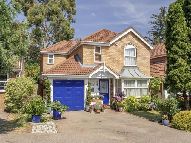 House for sale in Watford Rural, Batchworth