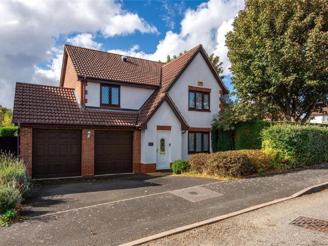 House for sale in Stone with Bishopstone and Hartwell, Stone