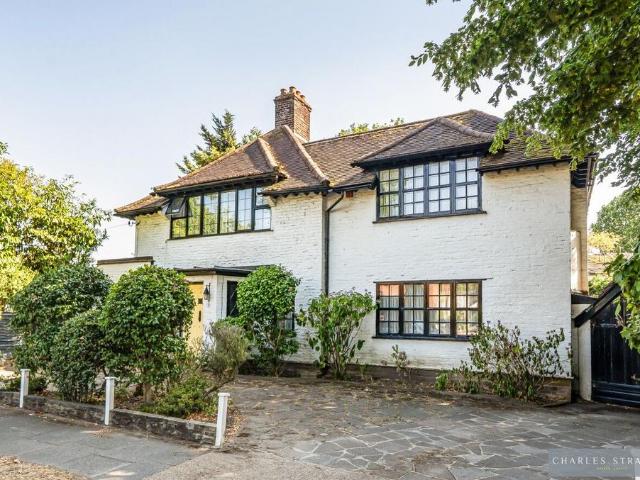House for sale in Gidea Park, Greater London