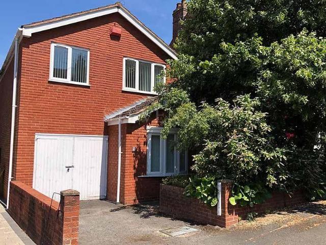 House for sale in Goldthorn Hill, Penn