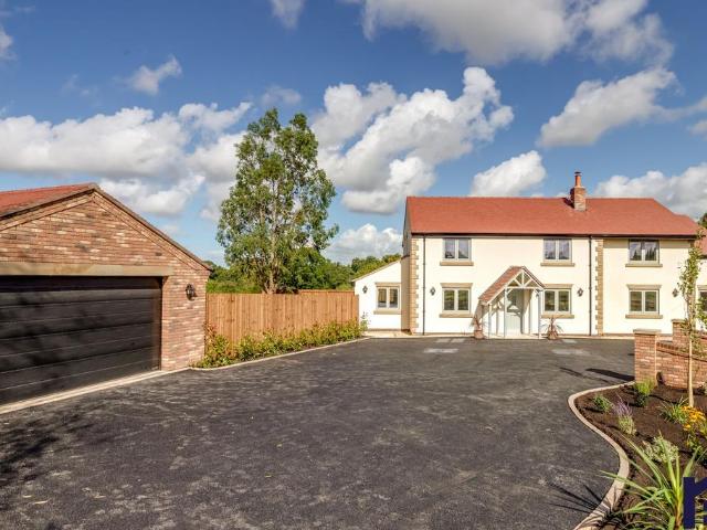 House for sale in Andertons Mill, Lancashire