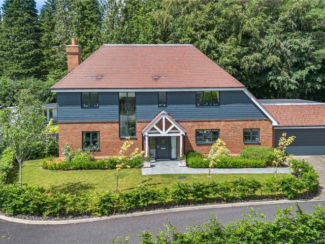 House for sale in Fole, Surrey