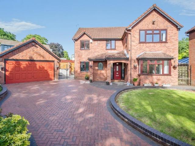 House for sale in Cinnamon Brow, Warrington