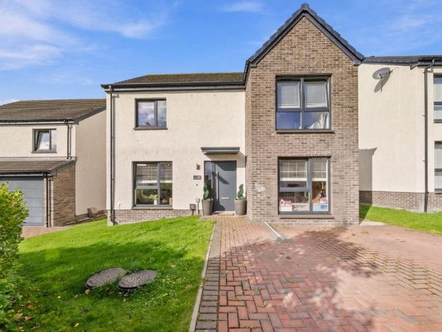 House for sale in Alloa, Scotland