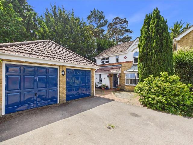 House for sale in Old Dean, Heol-las