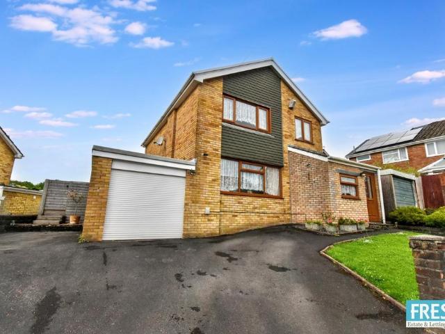 House for sale in Parc Gwernfadog, Ynystawe