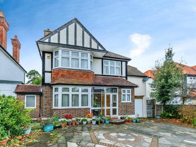 House for sale in London Borough of Croydon, Shirley